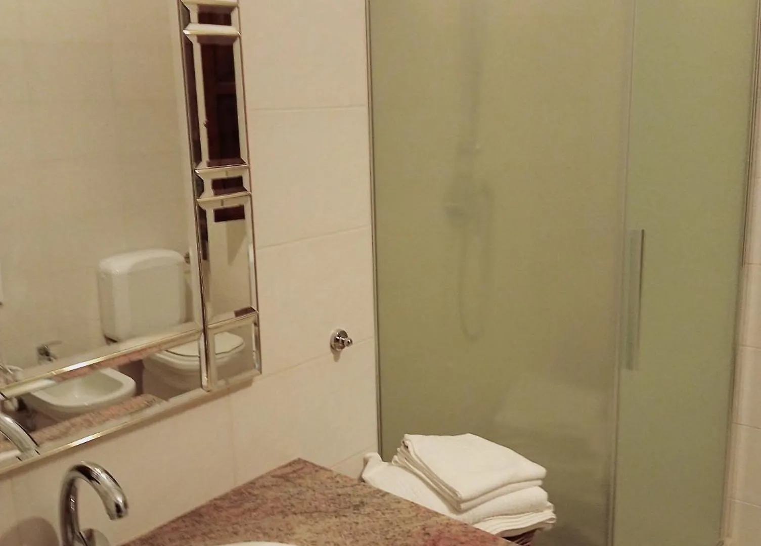 B&B La Torretta Loano Couette-café